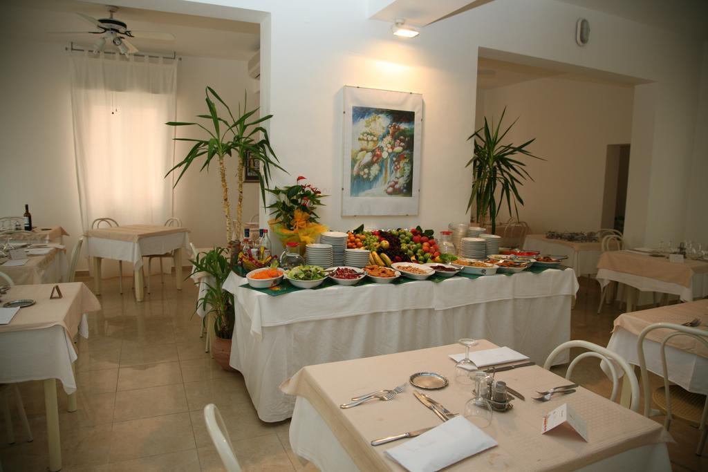Hotel Toscana Маротта Экстерьер фото