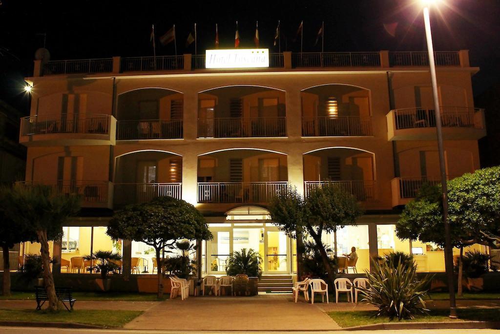 Hotel Toscana Маротта Экстерьер фото