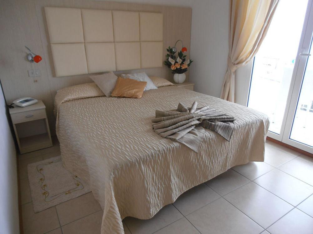 Hotel Toscana Маротта Экстерьер фото